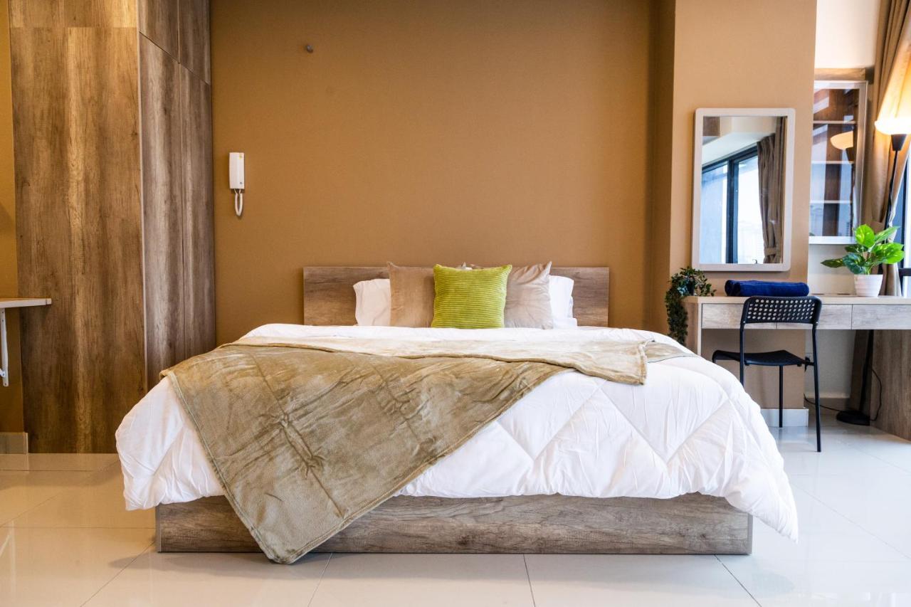 Studio Units At Pacific Tower Near Jaya One By Comfyasia Петалинг Джая Екстериор снимка