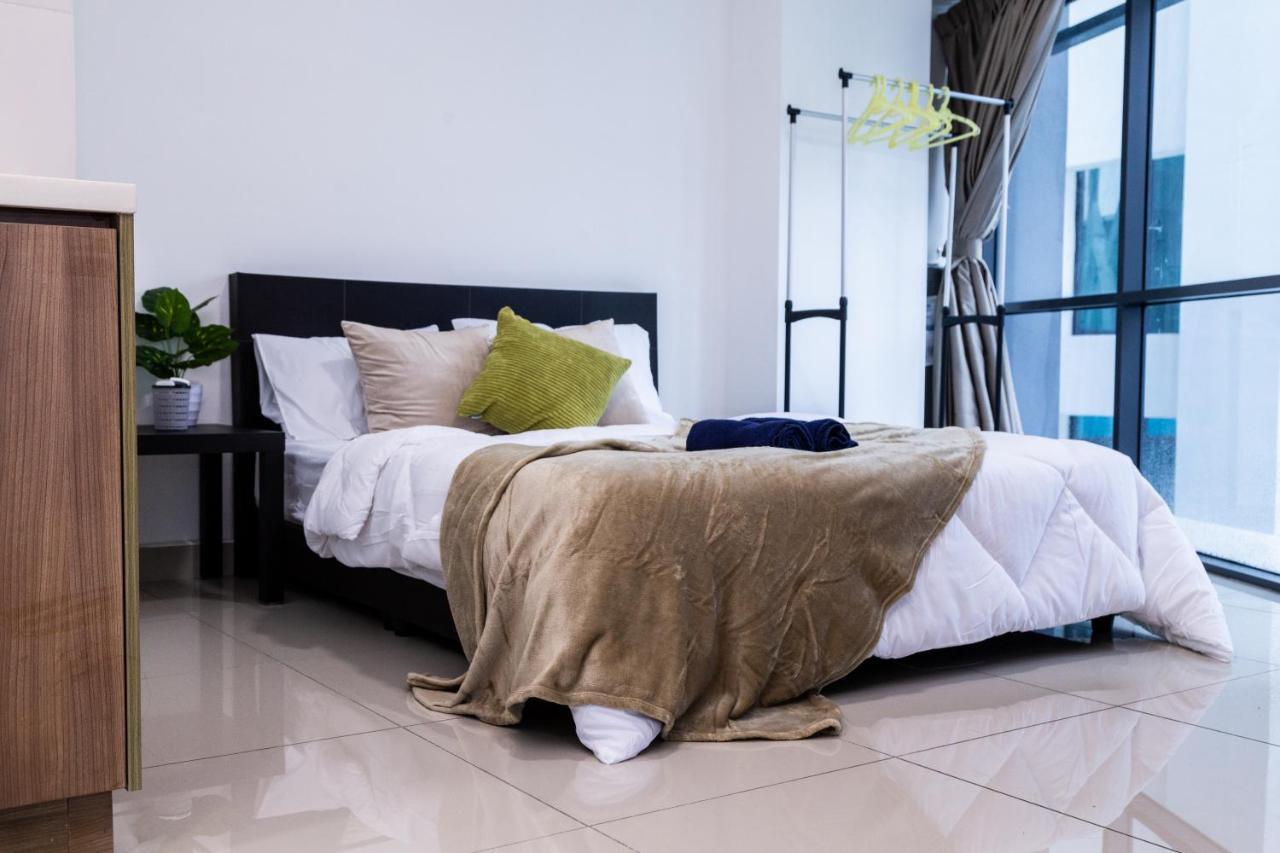 Studio Units At Pacific Tower Near Jaya One By Comfyasia Петалинг Джая Екстериор снимка