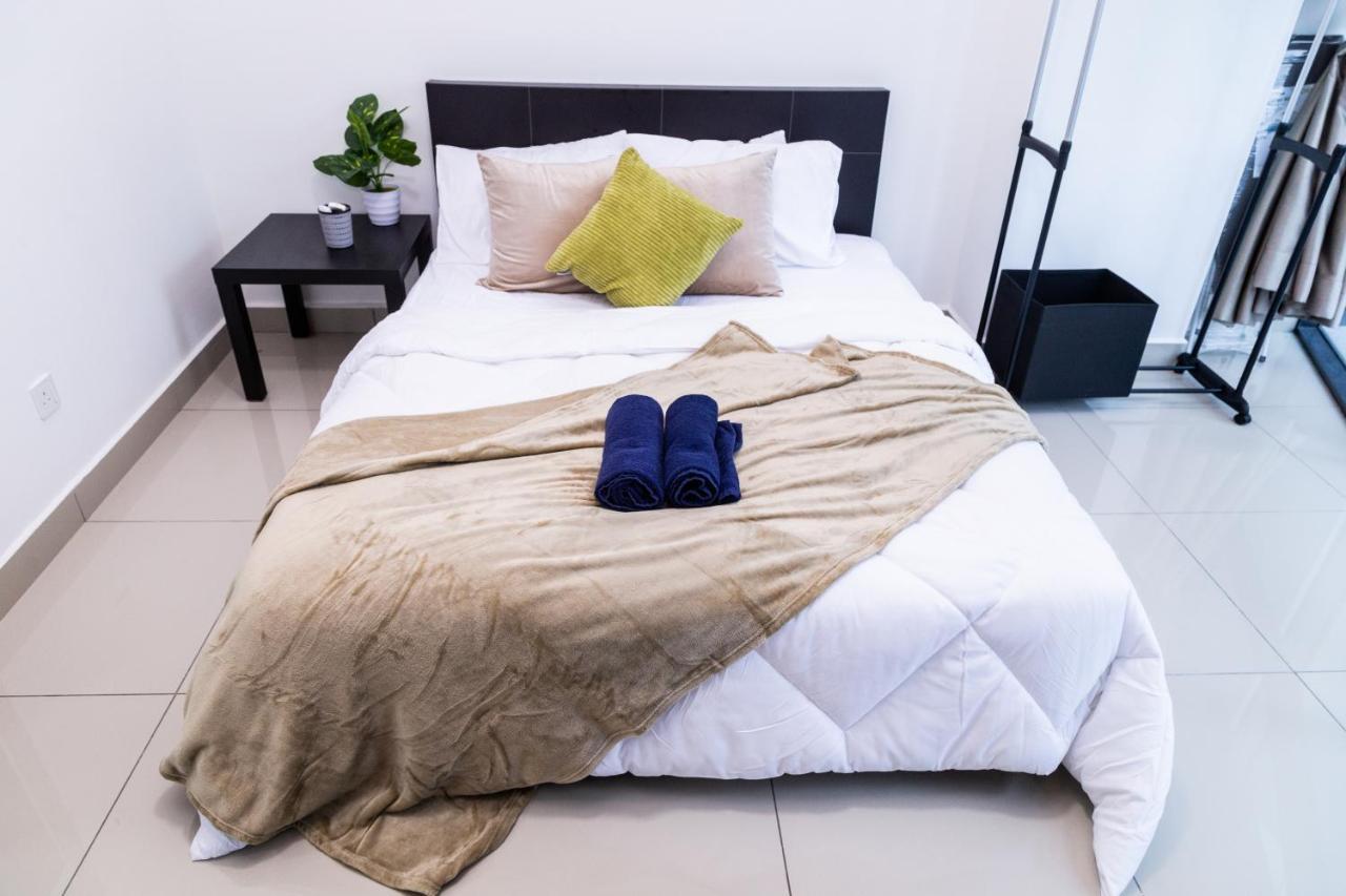 Studio Units At Pacific Tower Near Jaya One By Comfyasia Петалинг Джая Екстериор снимка