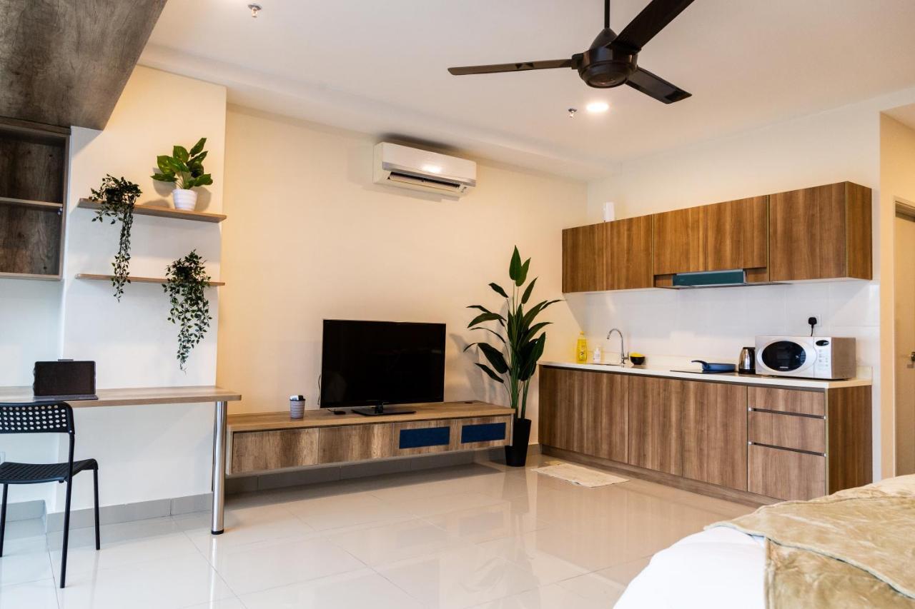 Studio Units At Pacific Tower Near Jaya One By Comfyasia Петалинг Джая Екстериор снимка