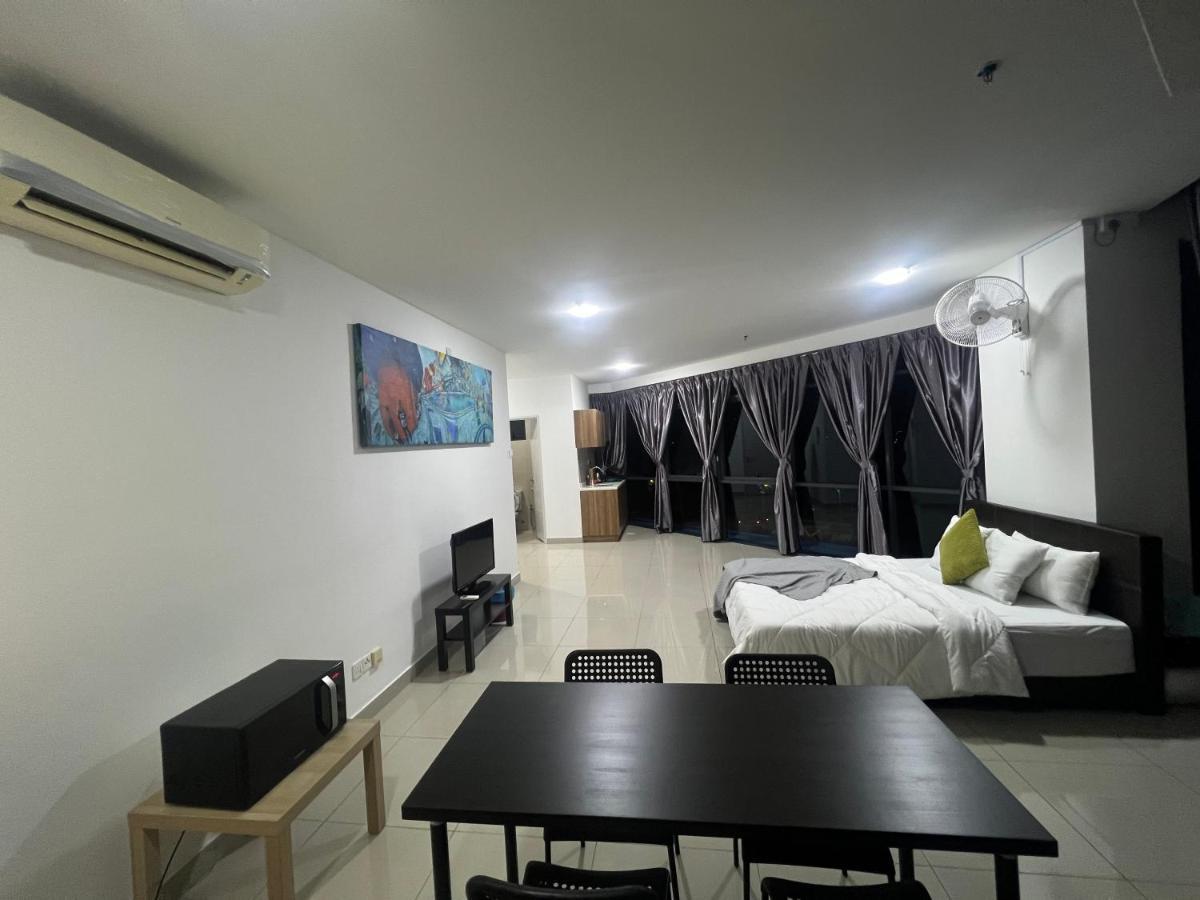 Studio Units At Pacific Tower Near Jaya One By Comfyasia Петалинг Джая Екстериор снимка